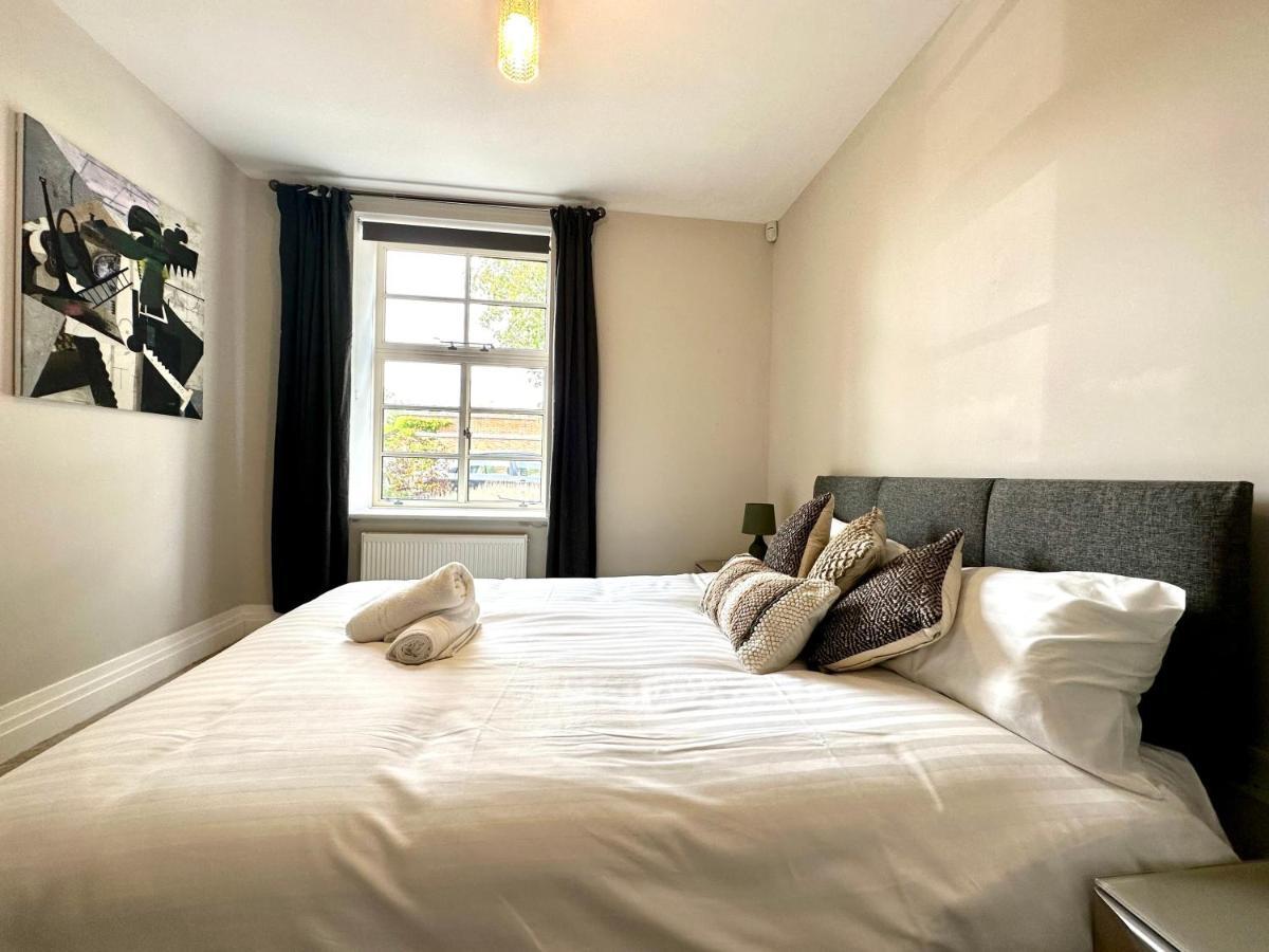 Desirable 2 Bedroom Apartment In Bicester That Sleeps 5 Exterior foto